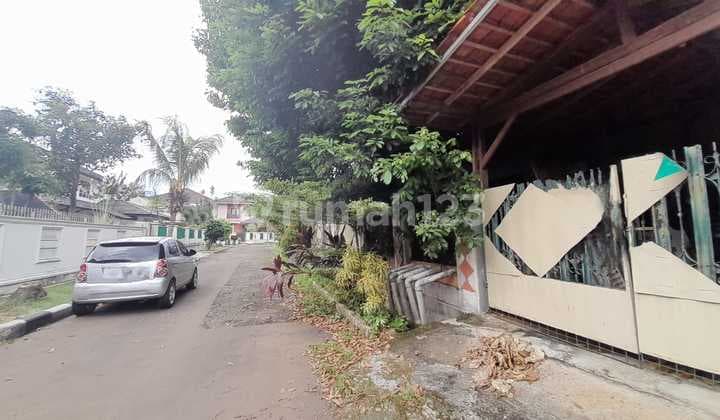 Rumah Dalam Komplek Posisi di Hook Harga Best Deal Cinere Depok