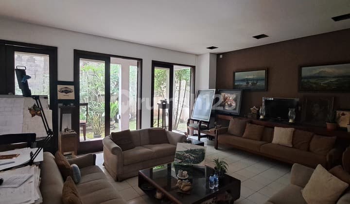 Dijual Rumah Luas Ada Paviliun di Pejaten Jakarta Selatan