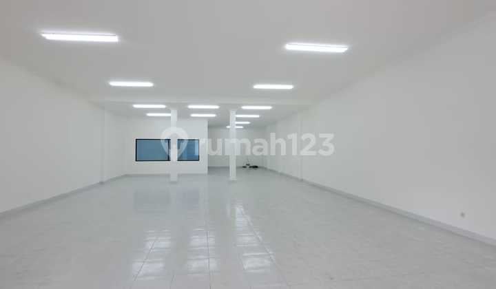 Ruko Siap Pakai Lokasi Strategis Pinggir Jalan Raya Pondok Gede