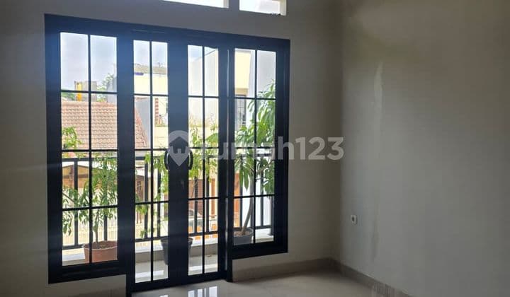 Rumah Kokoh Bangunan Baru 2 Lantai Siap Huni Lokasi di Cinere Depok bisa Cash/Kpr