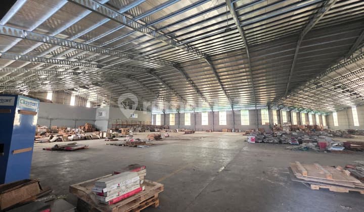 Gudang Bangunan Siap Pakai Kondisi Bagus Kokoh Terawat Muat Cointaner 40 Feet Lokasi di Citeureup Bogor