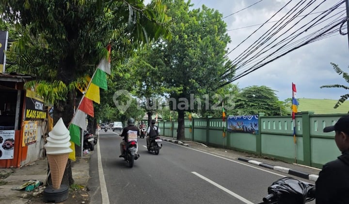 TANAH DAN BANGUNAN SIAP PAKAI DI PINGGIR JL. RAYA UTAMA PESANGGRAHAN JAKARTA SELATAN