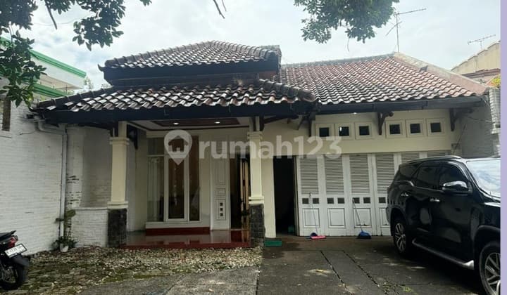 Rumah Luas Posisi Strategis di Ampera Jal.sel