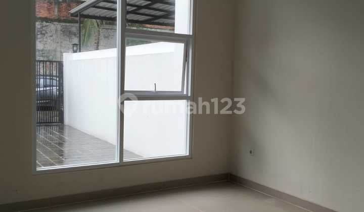 Rumah Dijual Siap Huni Dalam Komplek Cinere Depok Shm