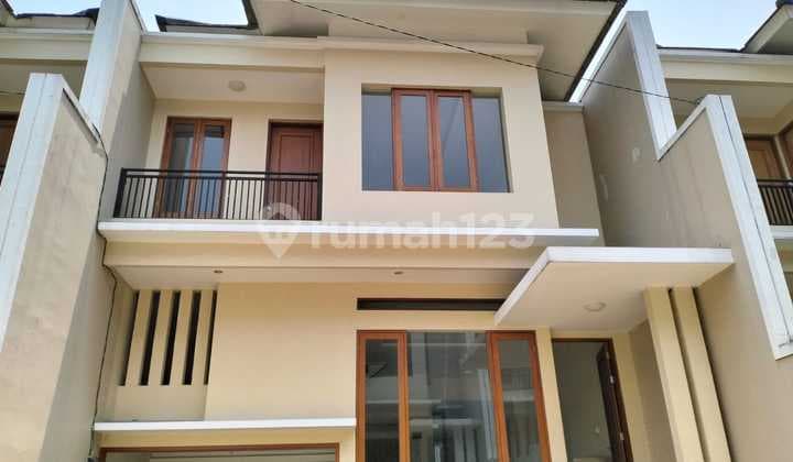 Rumah New Brand 2 Lantai Lokasi Sangat Strategis di Ciputat