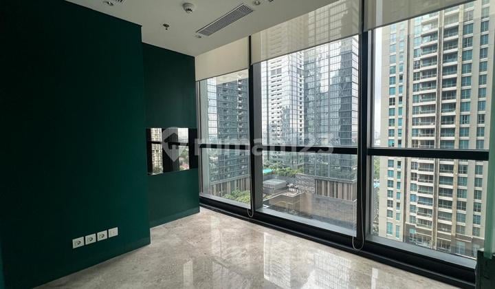For Rent, Office At District 8
