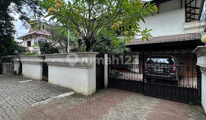 For Sale, House in Kebayoran Baru