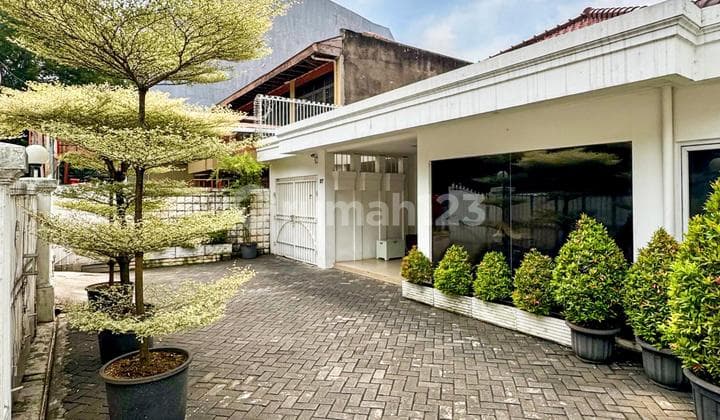 For Sale, House in Kebayoran Baru