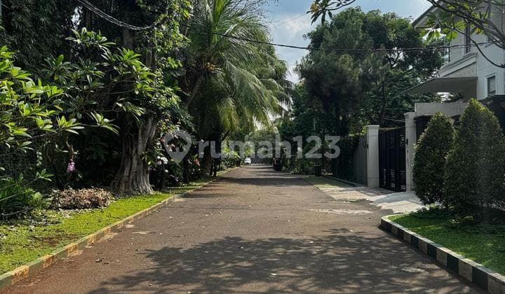 For Sale, Rumah di Patal Senayan