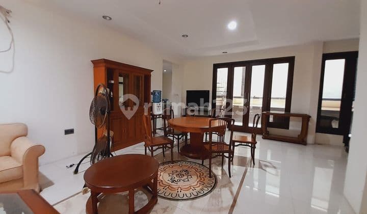 Disewakan Rumah 2 Lantai Hadap Utara Perumahan Cilandak Barat