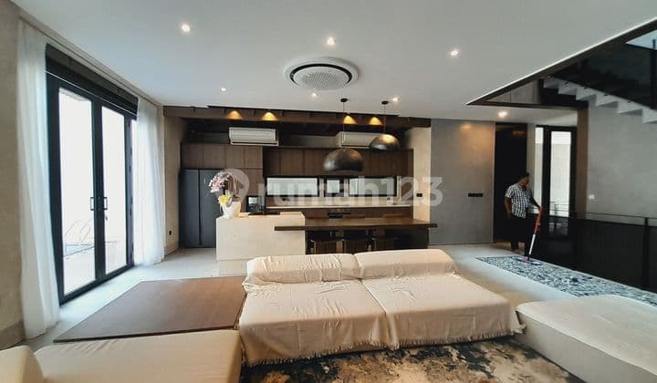Dijual Rumah Mewah Siap Huni 3Lt SHM Dalam Cluster Ampera Jaksel