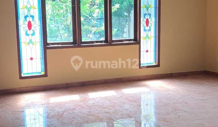 Disewakan Rumah Bagus 2Lantai Dalam Komplek di Cinere Depok