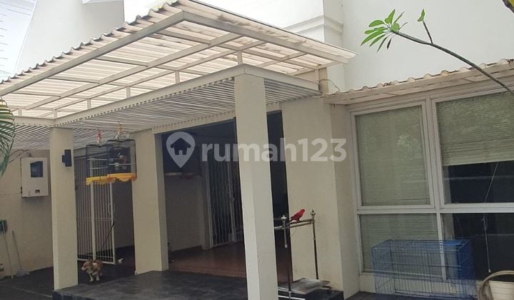 For Rent House At Denpasar Mega Kuningan - 4 BR, 1 Study Room, Furnished, Strategic, Close To LRT MRT Busway
