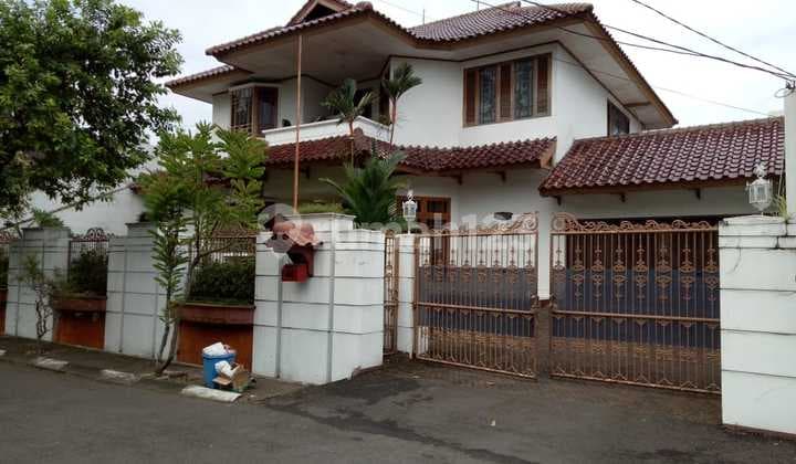 2-Storey House with Freehold Certificate on Jl. Garuda, South Jakarta