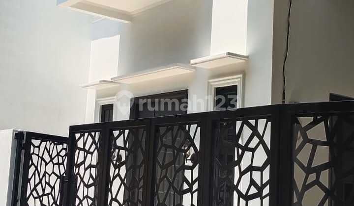 Bebas Banjir, Rumah, 2 Lantai, SHM, Siap Huni
