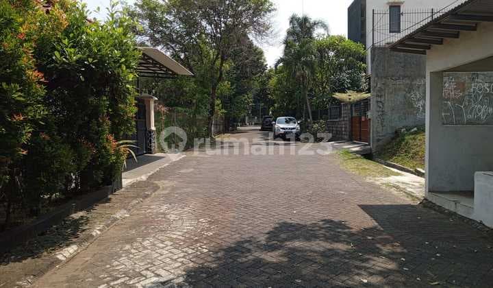 Tanah di Bintaro Sektor 3 , Tangerang Selatan SHM 915 m²
