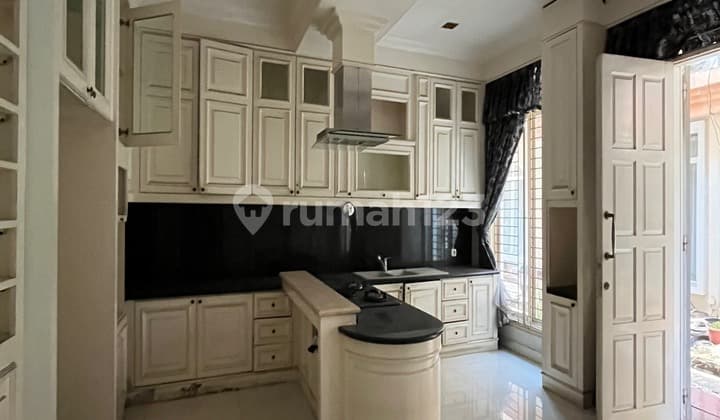 Dijual Rumah Town House Pluit Samudera Semi Furnish