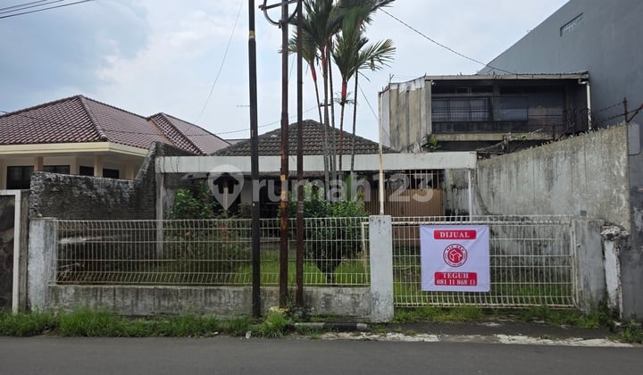 The old house in Ciwaringin - Central Bogor, lucky pocket, only the land is counted.