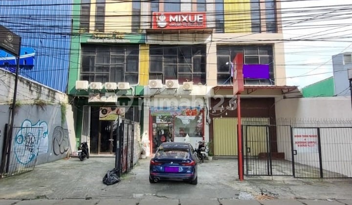 DiJual 3 ruko gandeng dibawah pasaran Jl ciledug raya Kebayoran lama, jaksel