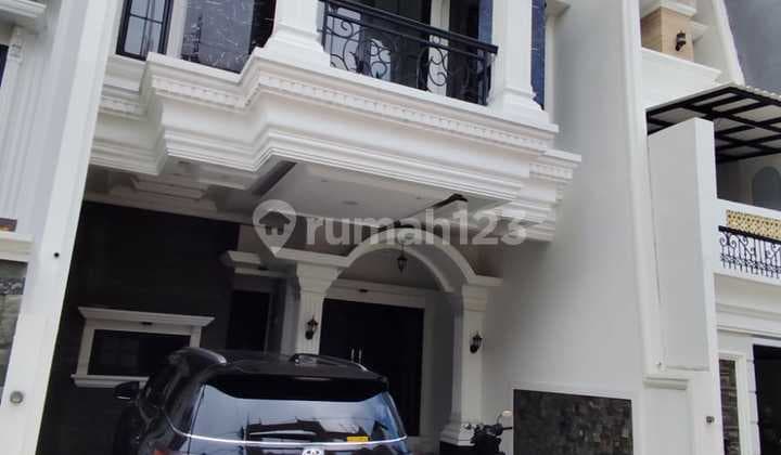 Ready-to-Occupy House for Sale on Jl Warungsilah, Jagakarsa, Ciganjur, South Jakarta