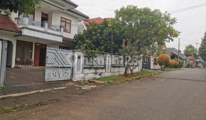Di Jual: Rumah Pertukangan Jakarta Selatan