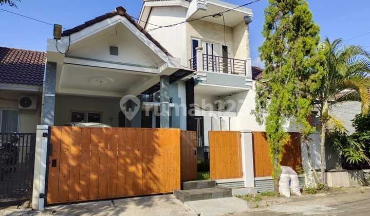 Dijual Rumah 1,5 Lantai Siap Huni dan Cantik di Bulevar Hijau.