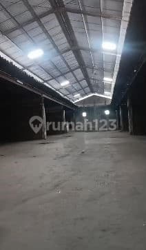 For Rent Warehouse by the Main Road in Kadu Jaya Tangerang