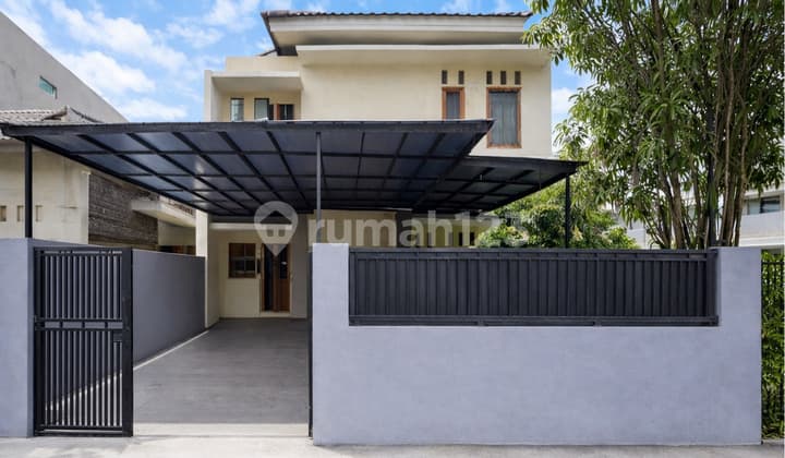 For Sale 4 Bedroom House in Veteran Bintaro