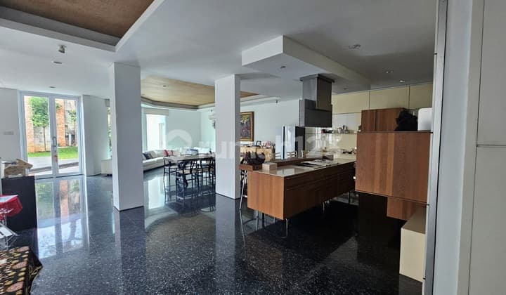 Rumah Bagus Siap Pakai Di Menteng