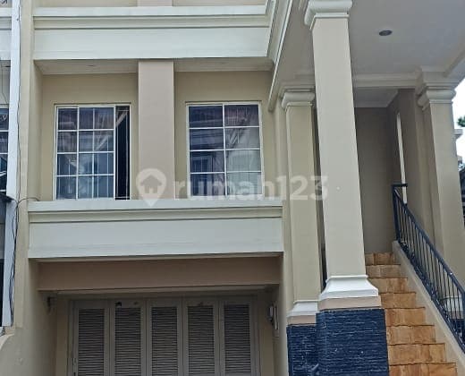 3-Story House in Gading Grande Very Nice and Serene (Js)