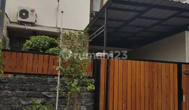 Rumah Bagus Unfurnished SHM Jambangan, Surabaya Rumah Bagus Unfurnished SHM Jambangan, Surabaya