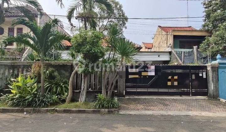 Rumah Butuh Renovasi Total Unfurnished SHM Rungkut, Surabaya