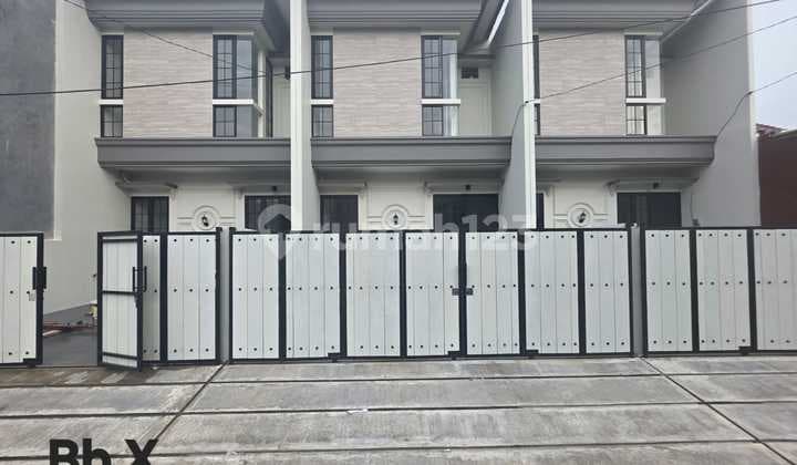 Rumah, 2 Lantai, SHM, di Surabaya Kota