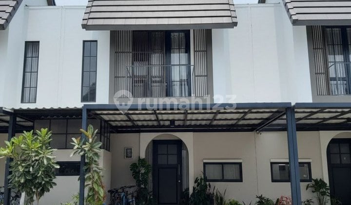 Rumah, 2 Lantai, HGB, di Gununganyar