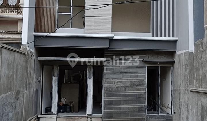 Rumah Bagus Unfurnished SHM Surabaya Kota, Surabaya