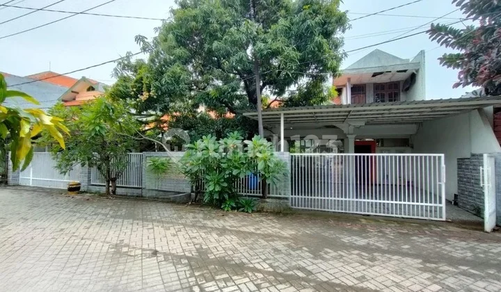 Rumah Butuh Minim Renovasi Unfurnished SHM Surabaya Kota, Surabaya Rumah Butuh Minim Renovasi Unfurnished SHM Surabaya Kota, Surabaya