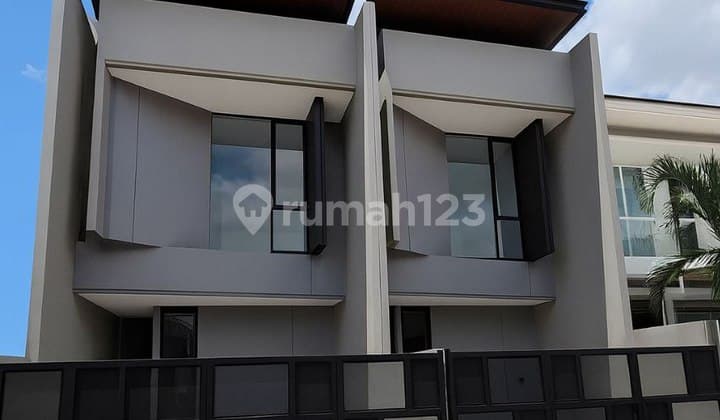 Rumah, 4 Lantai, HGB, di Rungkut