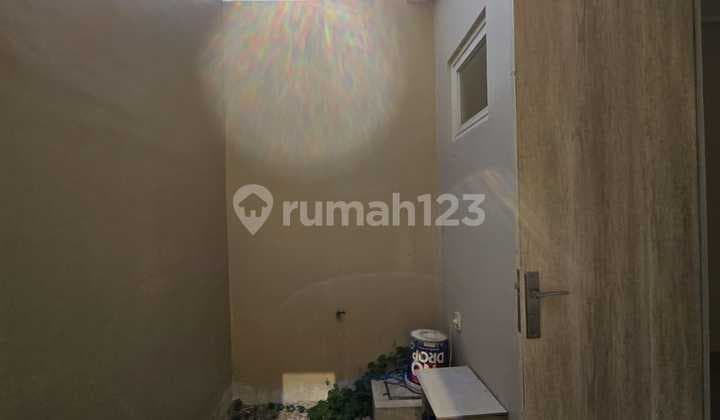 Rumah, 2 Lantai, SHM, di Gedangan