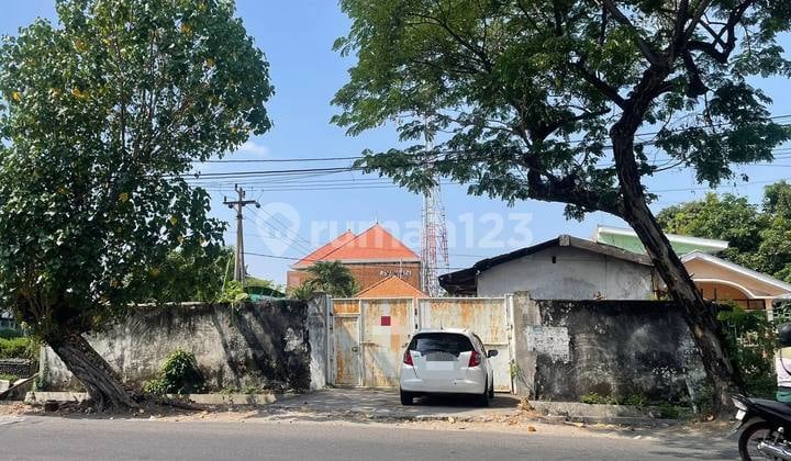 Gudang Butuh Renovasi Total 700 m2 SHM Keputih, Surabaya