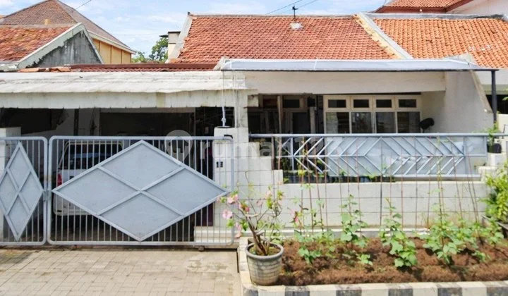 Rumah Tenggilis Utara Strategis, Row Jalan 2.5 Mobil Rumah Tenggilis Utara Strategis, Row Jalan 2.5 Mobil