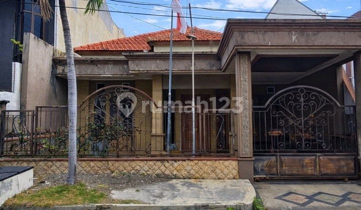 Manyar Tirtoyoso House Strategic Manyar Tirtoyoso House Strategic