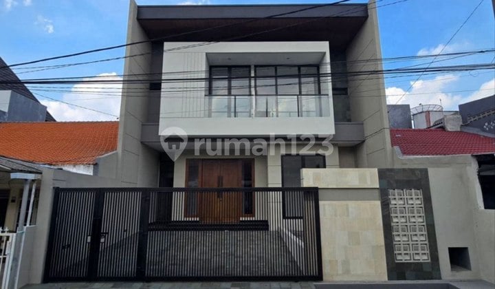 Rumah Manyar New, Minimalis Row Jalan 2.5 Mobil Rumah Manyar New, Minimalis Row Jalan 2.5 Mobil