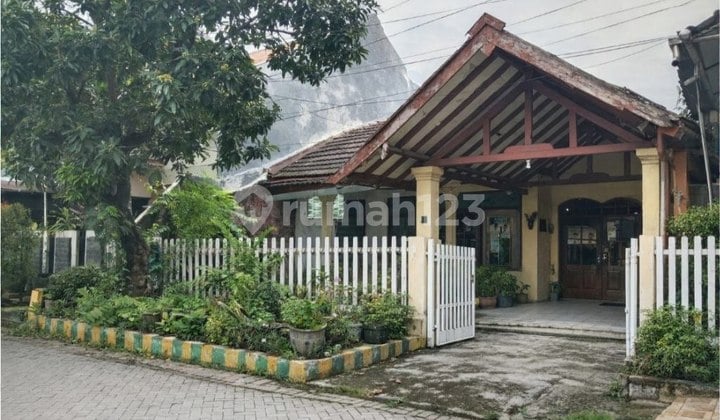 Rungkut Barata Strategic House, Carport, 2-Car Road Row Rungkut Barata Strategic House, Carport, 2-Car Road Row