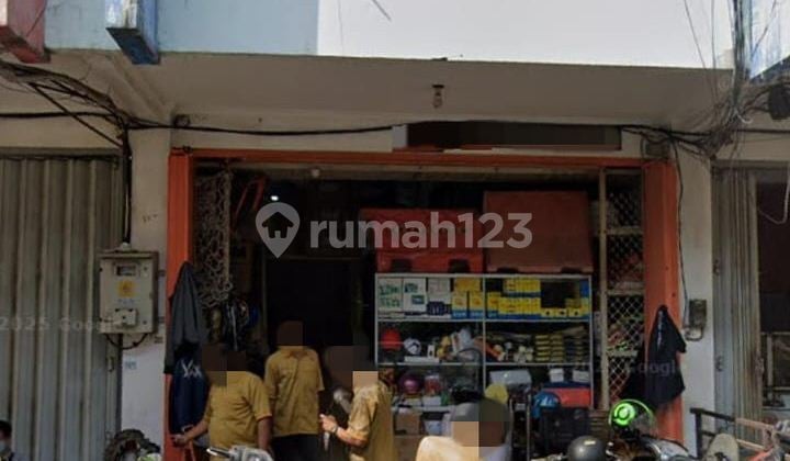 For Sale: Kedungdoro Shop House, City Center, Inside Complex, Ready to Use. For Sale: Kedungdoro Shop House, City Center, Inside Complex, Ready to Use.