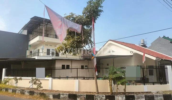 For Rent: Jemur Andayani House, Suitable for Office Clinic For Rent: Jemur Andayani House, Suitable for Office Clinic