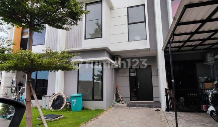 Disewakan Rumah 2 Lantai di Eastern Park Keputih dekat Pakuwon City