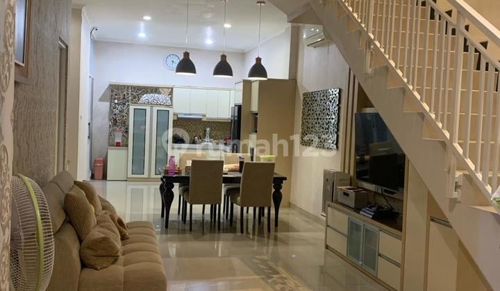 Dijual Rumah Terawat di Manyar Full Furnished Siap Huni