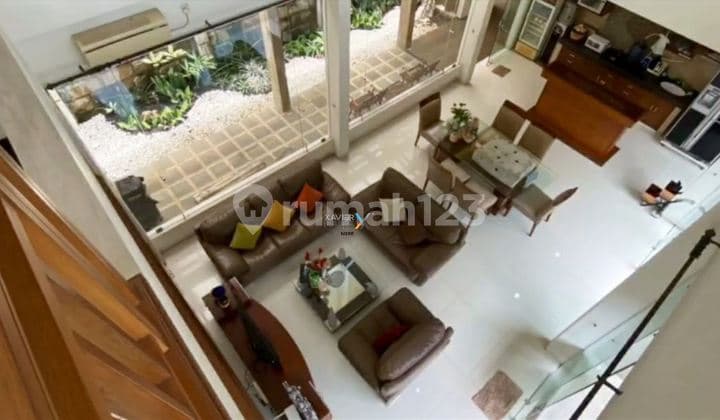 Dijual Cepat Rumah di Royal Residence Bergaya Villa