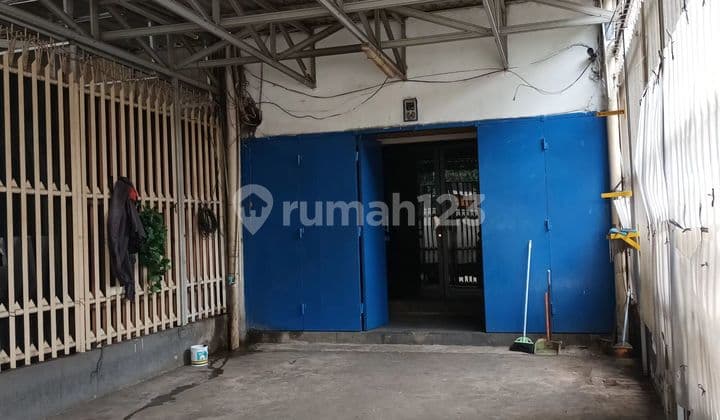 Disewakan Murah Ruko 4 LT di Pangeran Jayakarta Jakarta Pusat