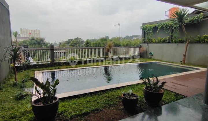 Rumah Mewah di Jalan cisatu Ciumbuleuit View Bagus